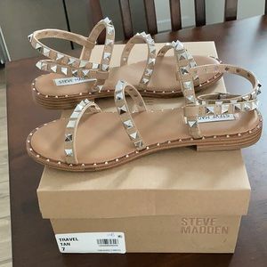 Steve Madden travel sandal tan